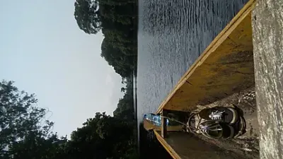 Voyage en pirogue sur la Lobé